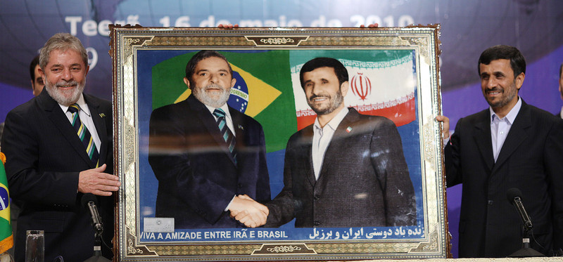 cinocefalia's tweet photo. Gente, o Ahmadinejad também morreu.
Curta se marcou sua infância. https://t.co/ftr3y64qQ1