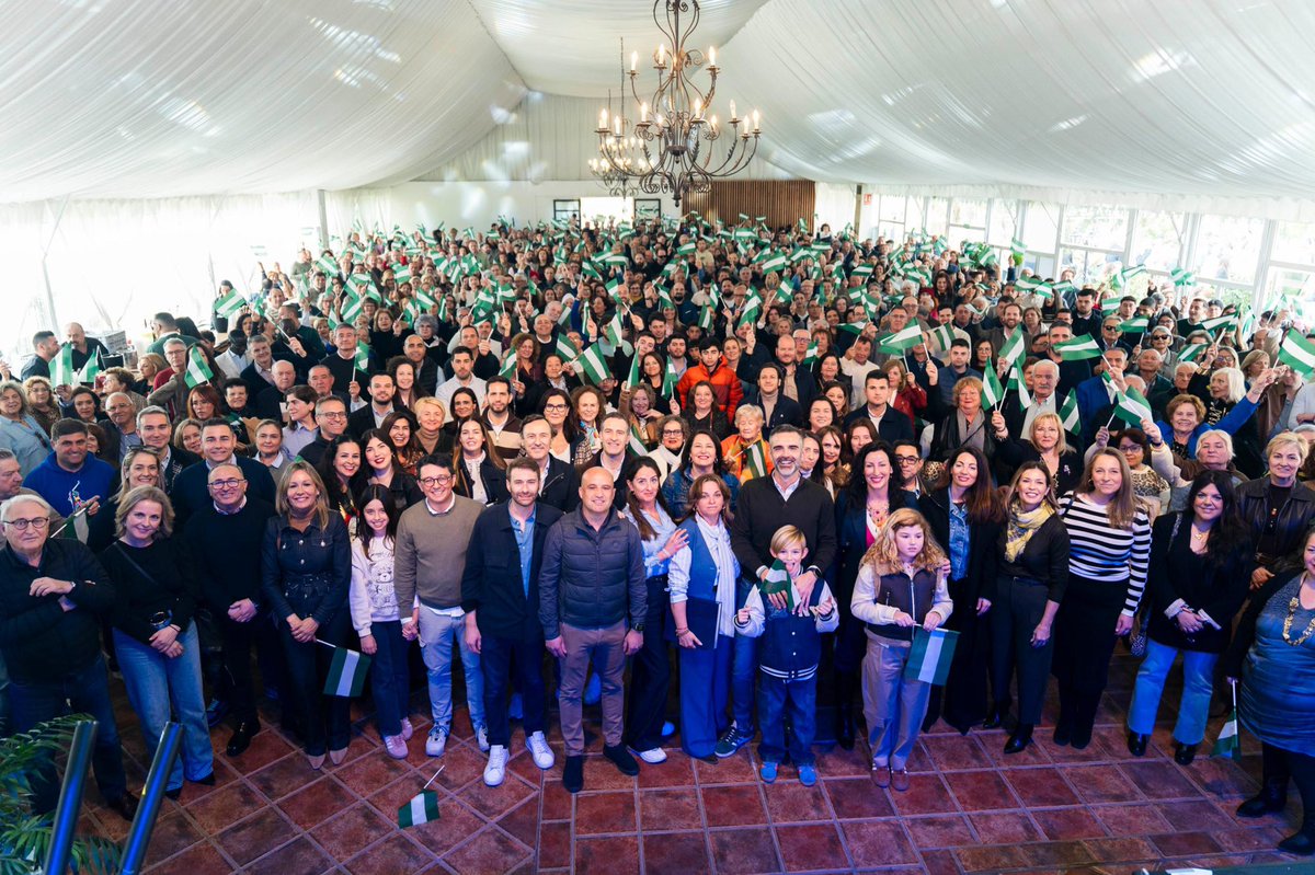 💙 Celebramos el Día de Andalucía con la familia del <a href="/PP_Almeria/">Partido Popular de Almería</a>.

Nuestra tierra tiene que seguir avanzando con paso seguro de la mano de <a href="/JuanMa_Moreno/">Juanma Moreno</a>.