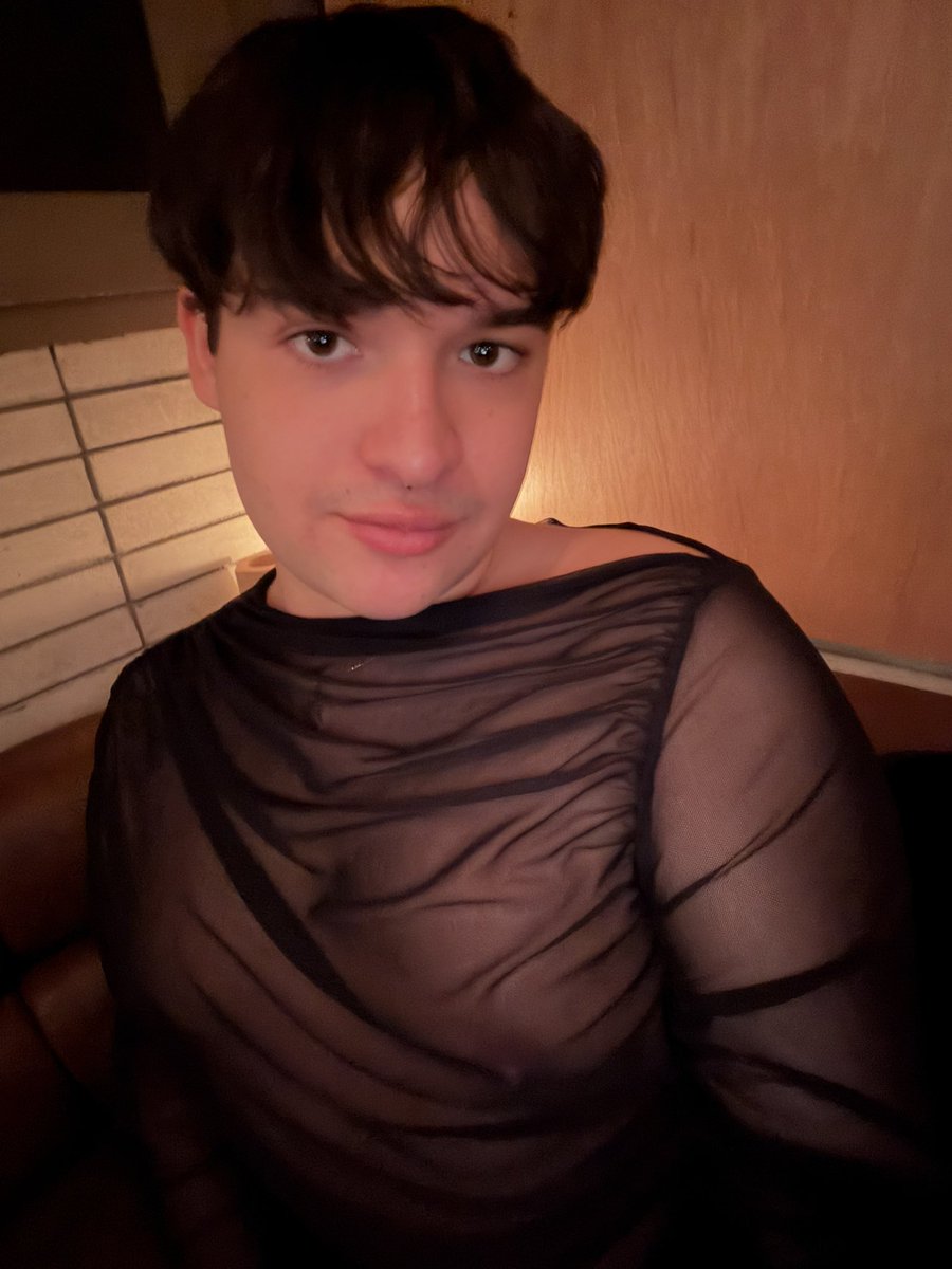 BBAngelLeo's tweet photo. 🌚 https://t.co/VWmOsoHCOL