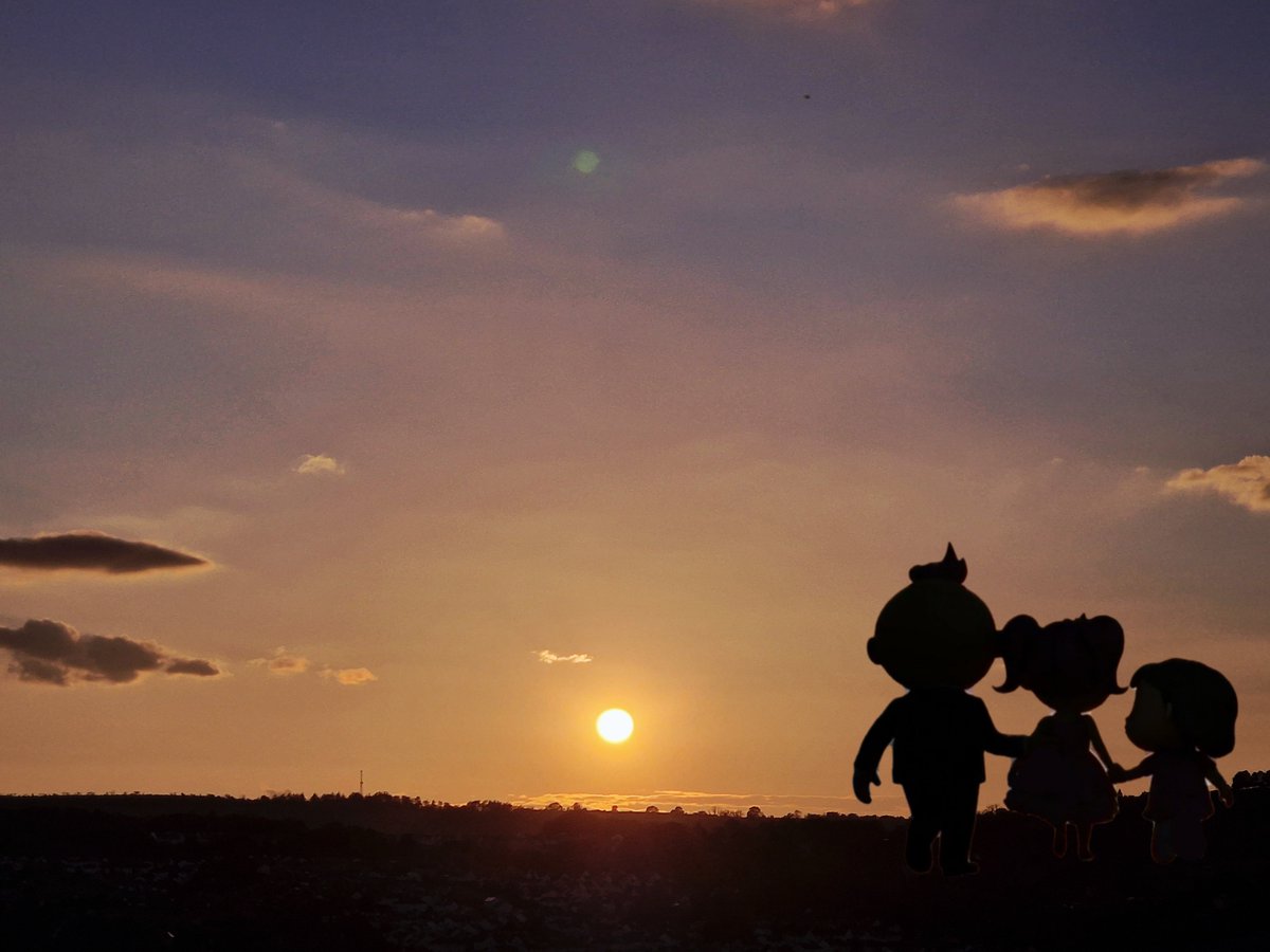 As the sun sets across another positive but eventful week. Boinko is thankful his family live in a quiet and picturesque corner of the world 🌎 🙏