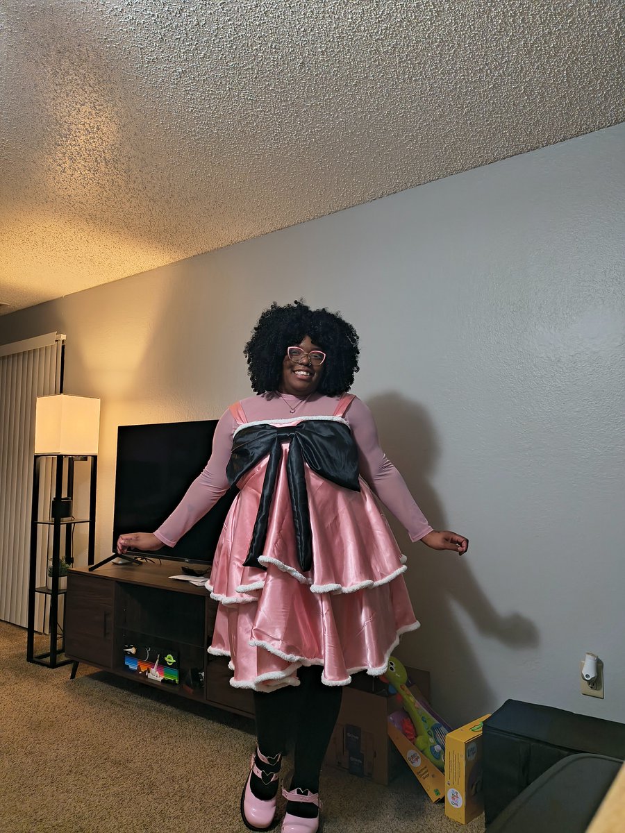 ItsMissFashion's tweet photo. You guys never got to see the Christmas dress i made! 
Results and a construction photo https://t.co/wQ4fuSPRrL