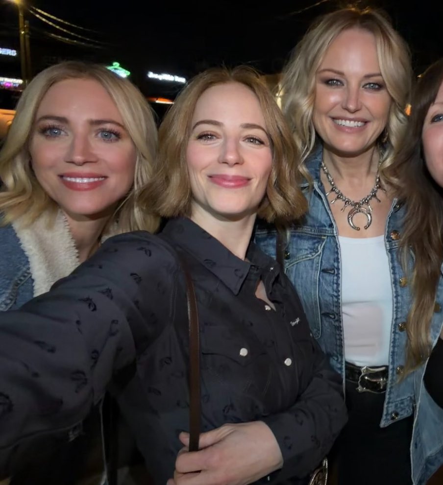 Lilith_petry's tweet image. mães 😭😭😭😭