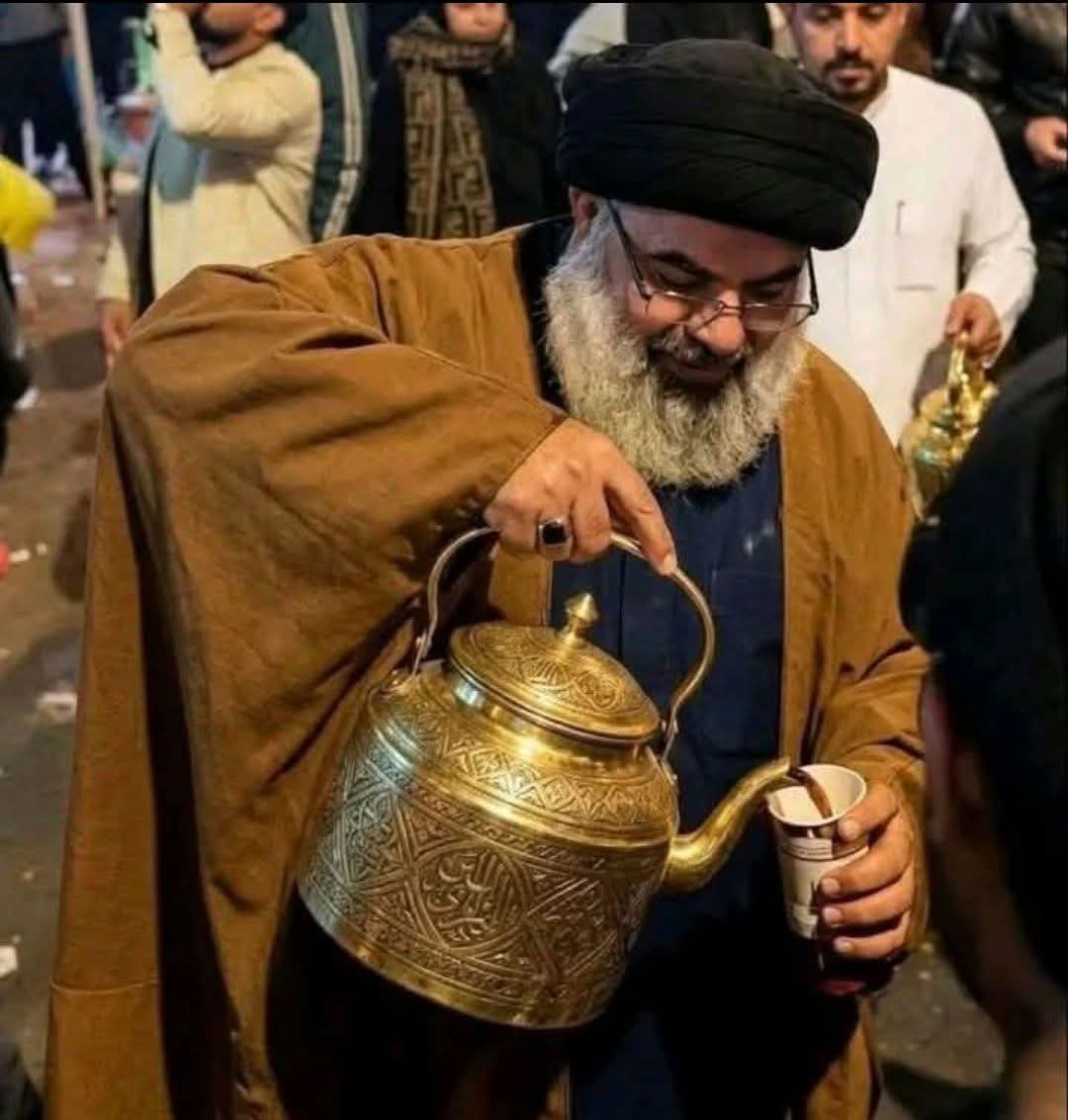 الآن  في هذا اللحظات 
جالس يستقبل الوفود القادمة😁

#إيران
#إسرائيل #ايران #خامنئي
#طهران