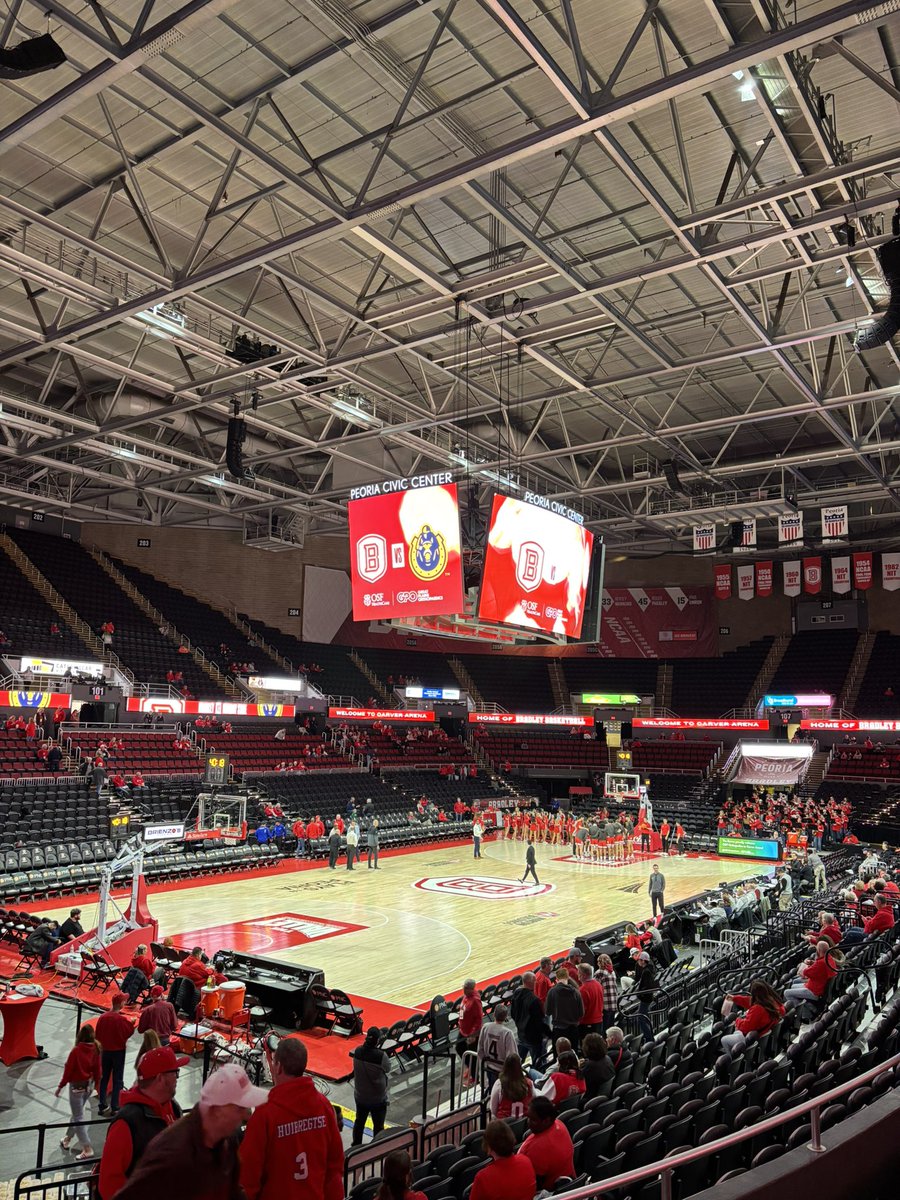 syingersolltdt's tweet photo. One last time at Carver ! 

(Also met CT pregame already so vibes are high 🅱️) https://t.co/Tyzns59Rgi