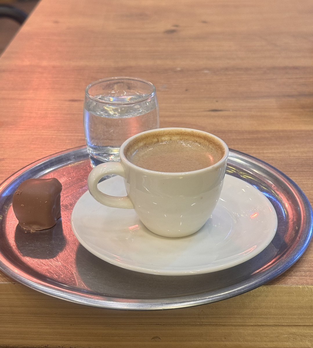silatekin1907's tweet photo. Kalp 🤎 : Bütün gün kahve içmek istiyorum
Beyin 🧠 : Sen kahve içmek değil , kahve olmak istiyorsun .
#Kahve seven bizlerin özeti ☕️🤎
Kahvesiz hayat olmaz nokta 🫠
iyi akşamlar ☕️👋🏻
#1Mart #pazar #menengiç #iyiakşamlar #iftar #ramazan #FenerinMaçıVar #BossLounge #istanbul https://t.co/6tkEXsU9F0