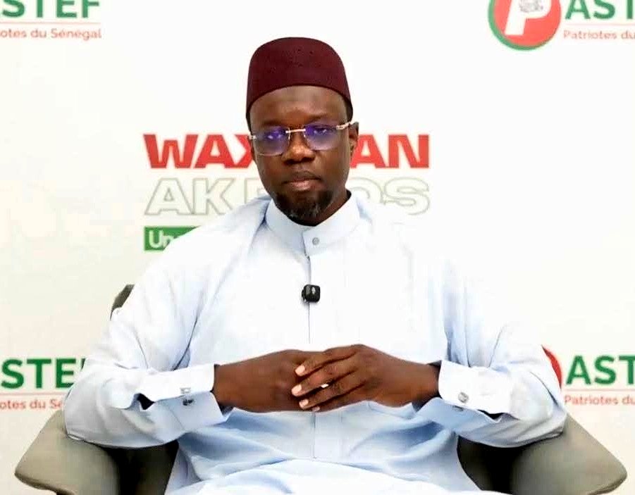 amuyakar_Ndoy's tweet image. #Unité et #Sérénité 🇸🇳
​Ousmane Sonko appelle les militants à la sérénité : pas de "confrontation" interne, mais un retour au travail de base et aux véritables enjeux nationaux. Le focus reste le Sénégal et ses priorités

"​Jean Michel sama préféré ndax moy takkal fép si Sénégal"