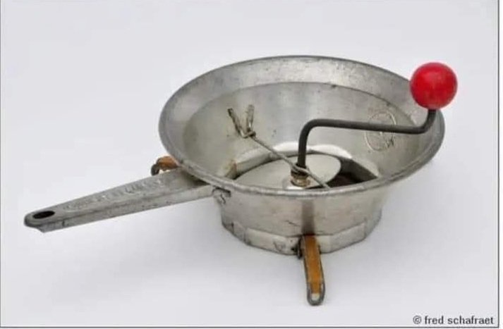 Όσοι το θυμούνται αυτό, θα πάνε ή από πέσιμο ή από χέσιμο.
Δεν εξαιρούμαι.