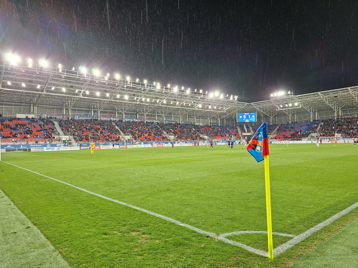ItakaArena's tweet photo. Dziękujemy za obecność na Itaka Arena, było Was słychać od pierwszej do ostatniej minuty 🔥👏 https://t.co/SuxfNSopze