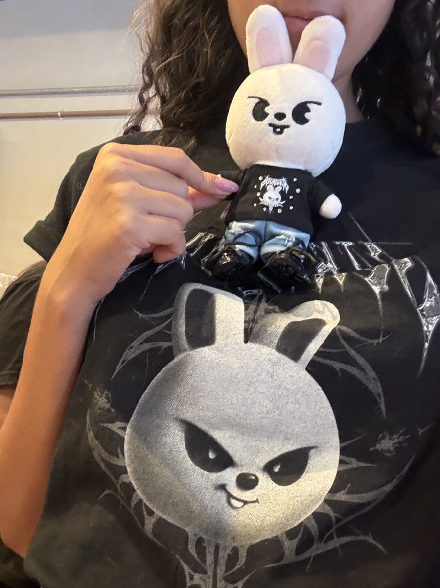 Ester • Leebit's Tours VAI VER O SKZ tweet media