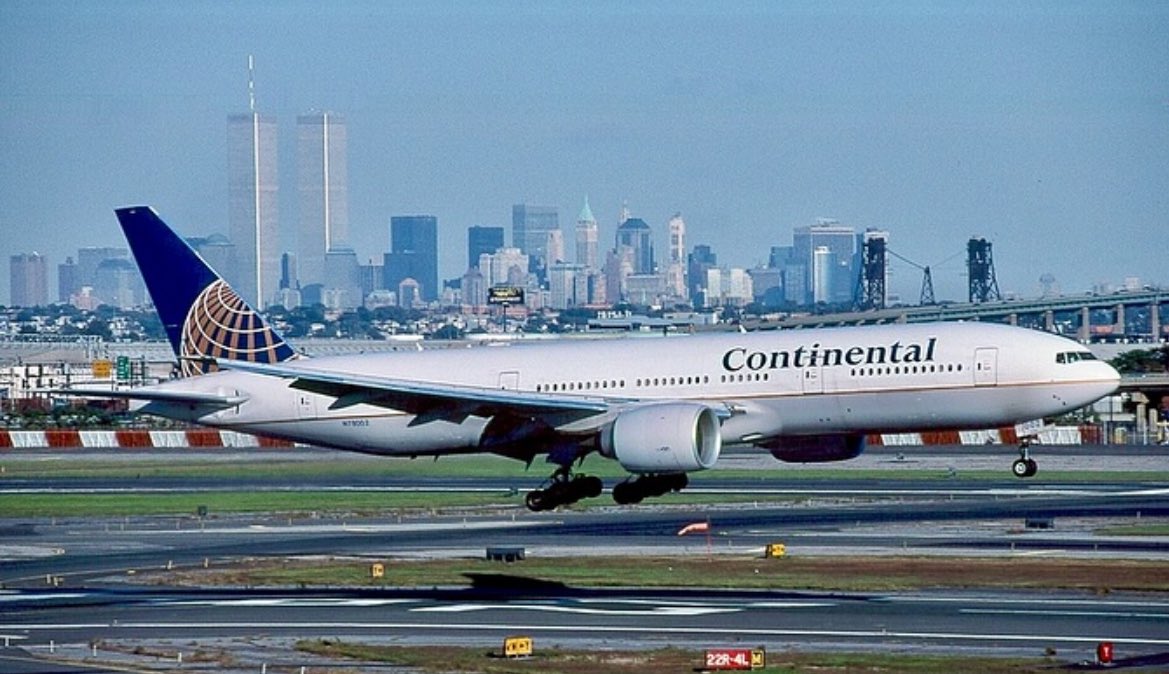 2001 Live tweet media