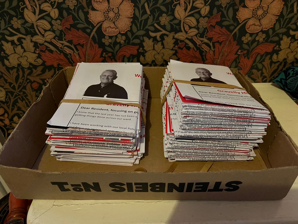 MickBrown3's tweet photo. After delivering in Gravelly Hill off to Kingstanding to help @JillyBrum and Paul Lilly with a campaign session. Sadly saw an example of fly tipping on the way that I reported for investigation and removal.
#CleanStreetsMatter https://t.co/etSnkVgIR7