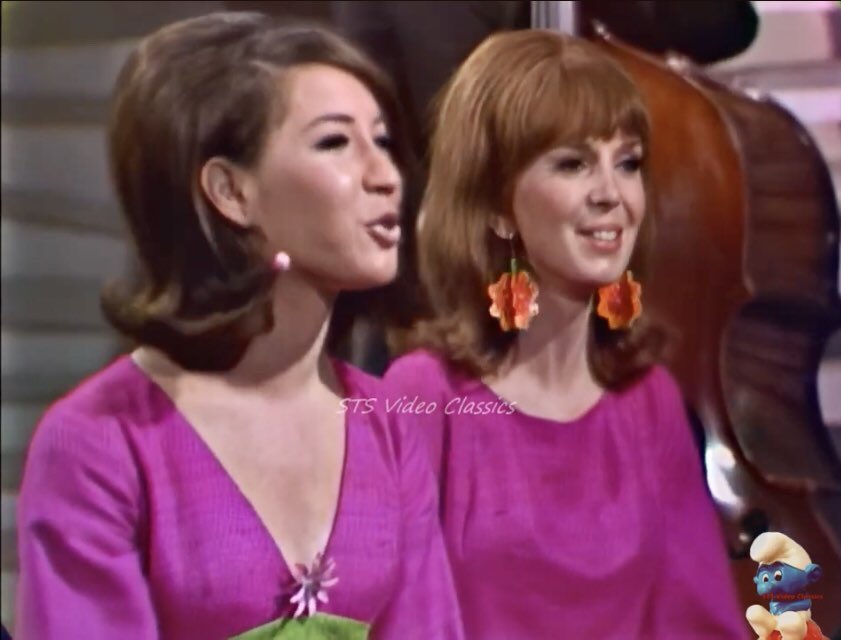 NEW 📀 One Note Samba / Spanish Flea - Sergio Mendes &amp; Brasil '66 {Stereo... youtu.be/Bts8HYqfmvA?si… <a href="/YouTube/">YouTube</a>