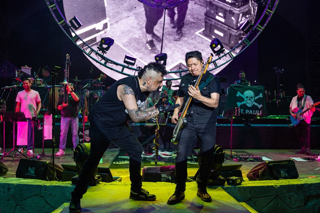 Panteón Rococó tweet media