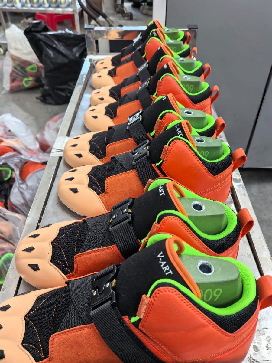 V 🦋 V-Art.co.uk tweet media