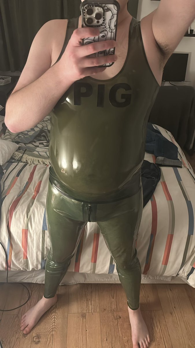 Anyone in need of a rubber pig to get filthy with? 🐽