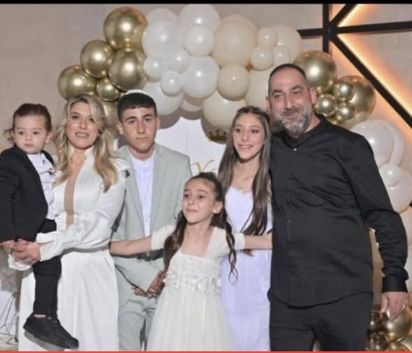 PatrioteEngager's tweet photo. #Israel  #Iran  Une famille entière rayée de la carte
À Beit Shemesh un père une mère quatre enfants
Six vies  PAIX A LEURS AMES 🙏 
Massacrées aujourd’hui par un missile iranien https://t.co/th3pcFk8iv