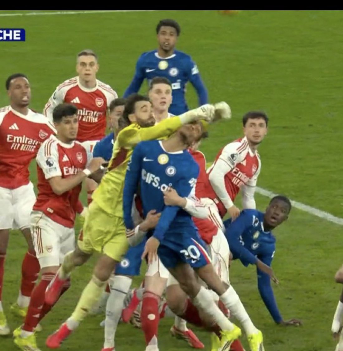 MrBanks💰 tweet media