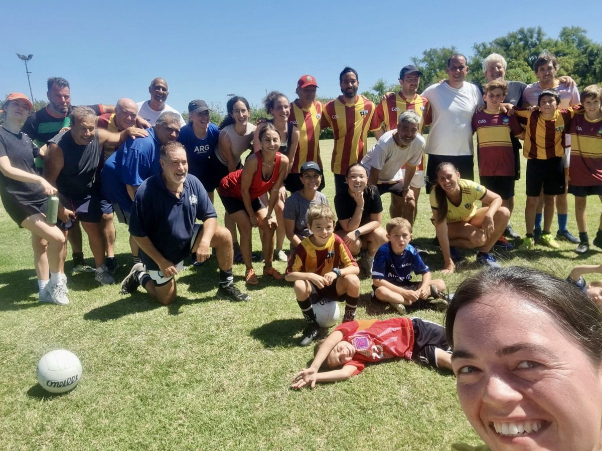 CuencaGAA's tweet photo. #fútbolgaélico 🏐☘️ Arrancamos la 10ma. Temporada con un día radiante ☀️ en el Parque Gaélico de la ribera de San Isidro, Buenos Aires 🇦🇷 
Cuenca del Plata GAA
#unidosenelencuentro https://t.co/psrCXbP5qe
