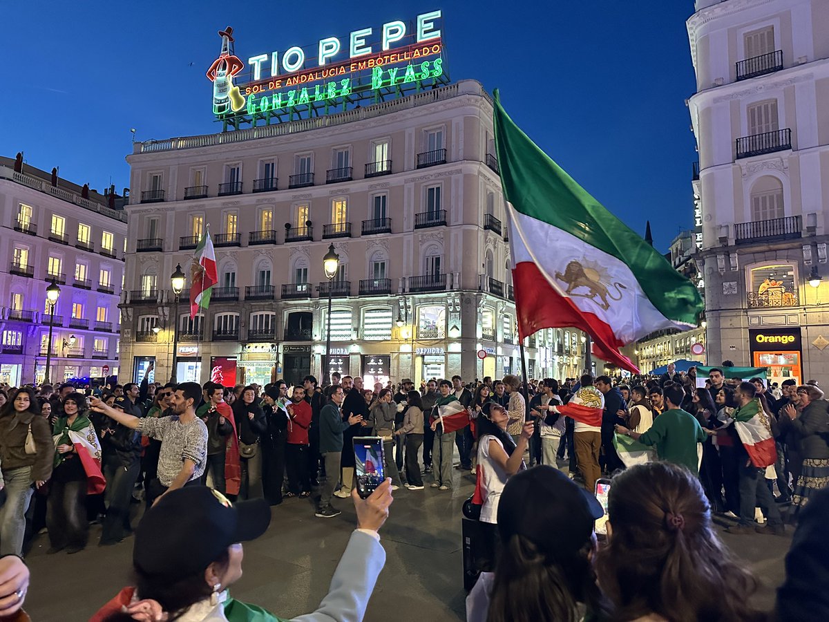 No pude viajar a🇮🇱 pero al menos me uní a los festejos de los iraníes en Madrid