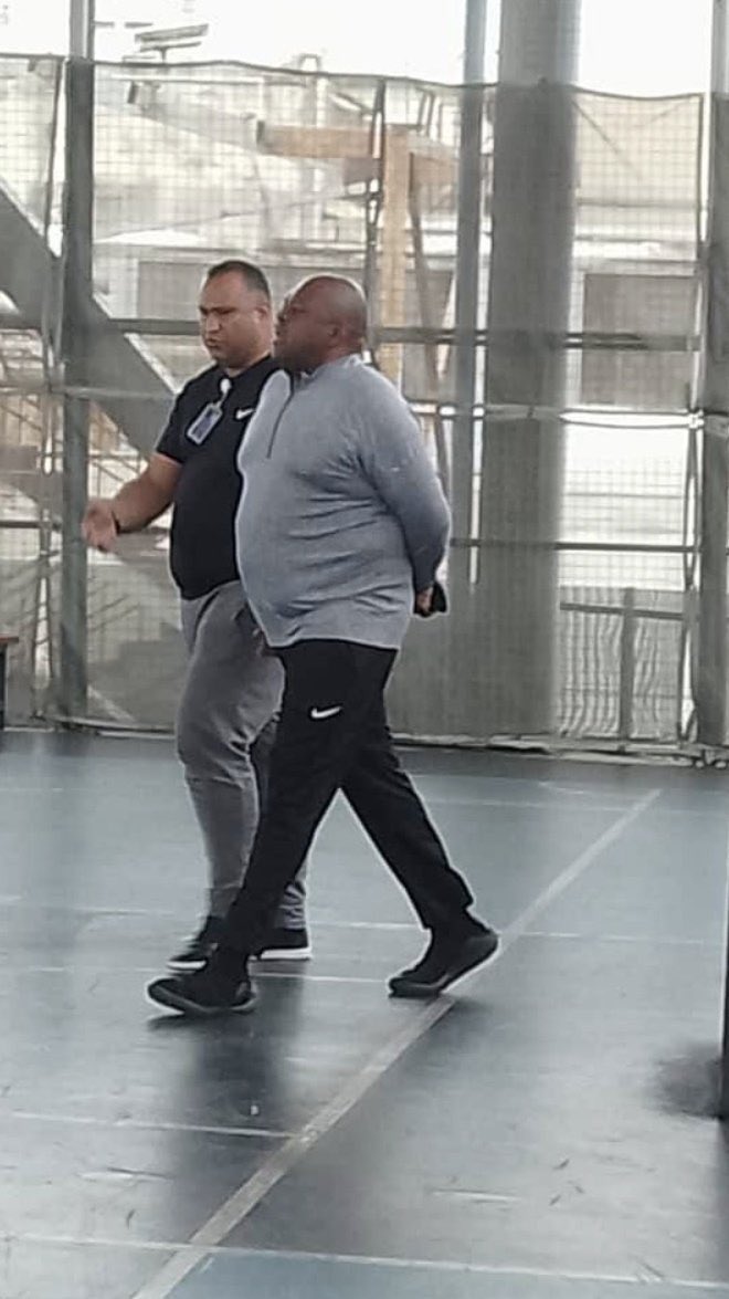 "Alexander “Mimou” Vargas" señalado como líder de colectivos chavista. 

Es tendencia porque informan que fue detenido presuntamente por corrupción. 

De momento, no hay información por parte de la administración de Delcy Rodríguez.