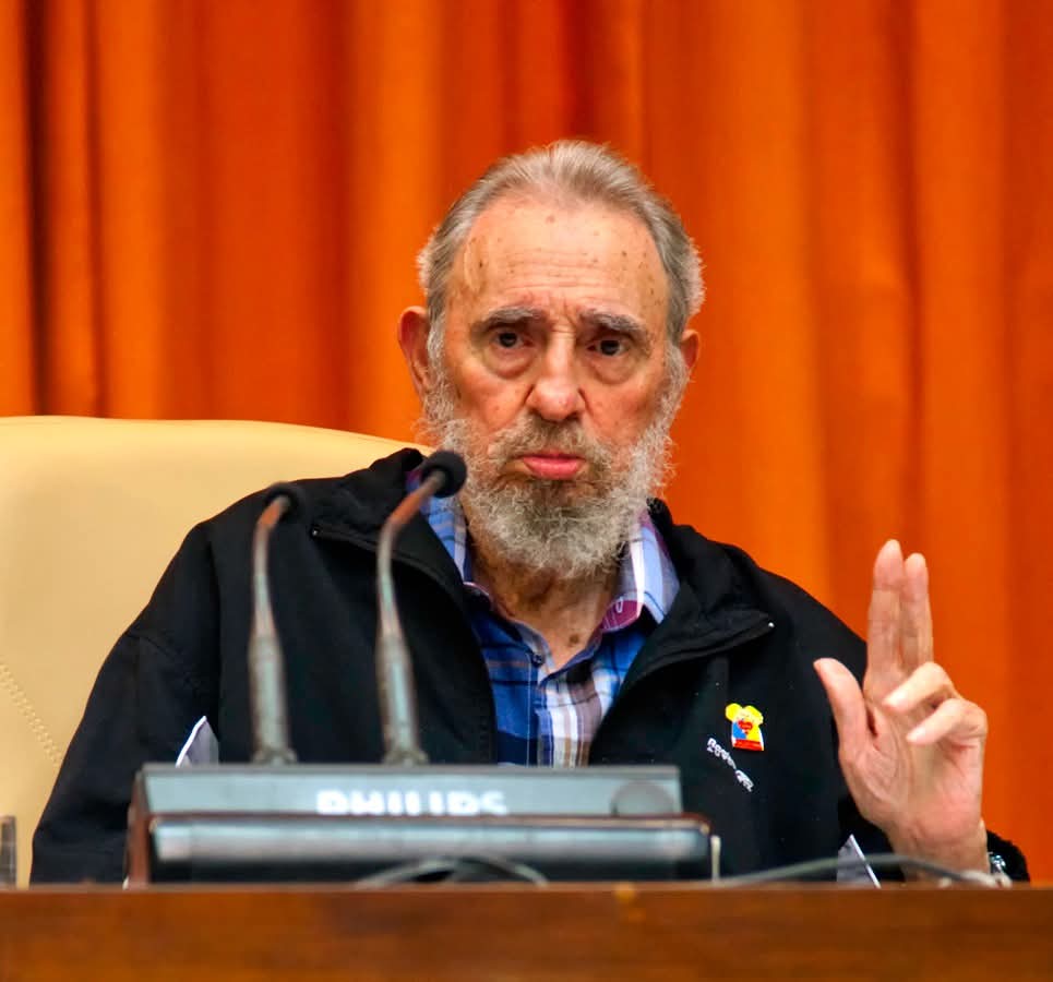"Cada gobierno en el mundo tiene la obligación de respetar el derecho a la vida de cada nación y de la totalidad de todos los pueblos del planeta (...) Los pueblos del mundo tienen la obligación de exigir a sus líderes políticos que defiendan su derecho a vivir".#100AñosConFidel.
