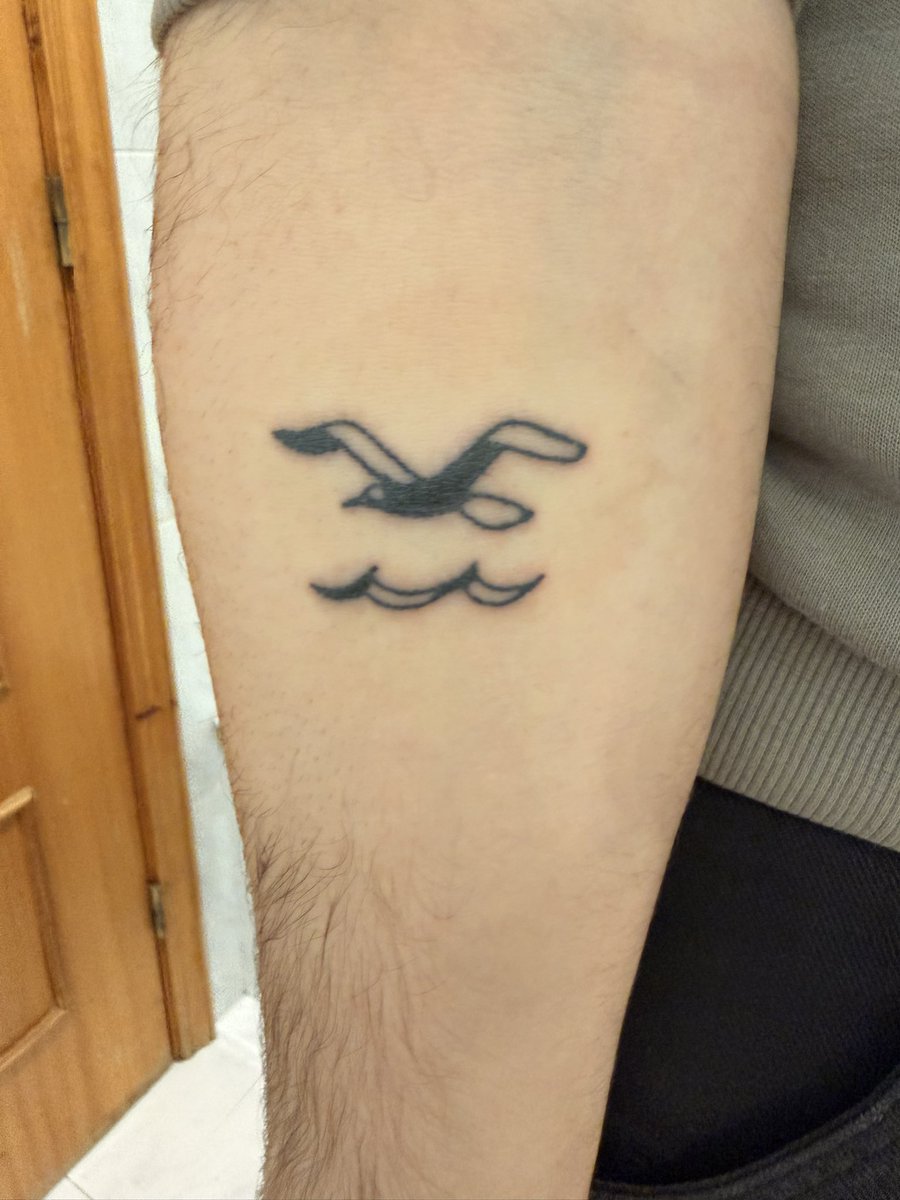 hipoderme's tweet photo. primeira tatuagem 🥲 https://t.co/WGGCFusH4H