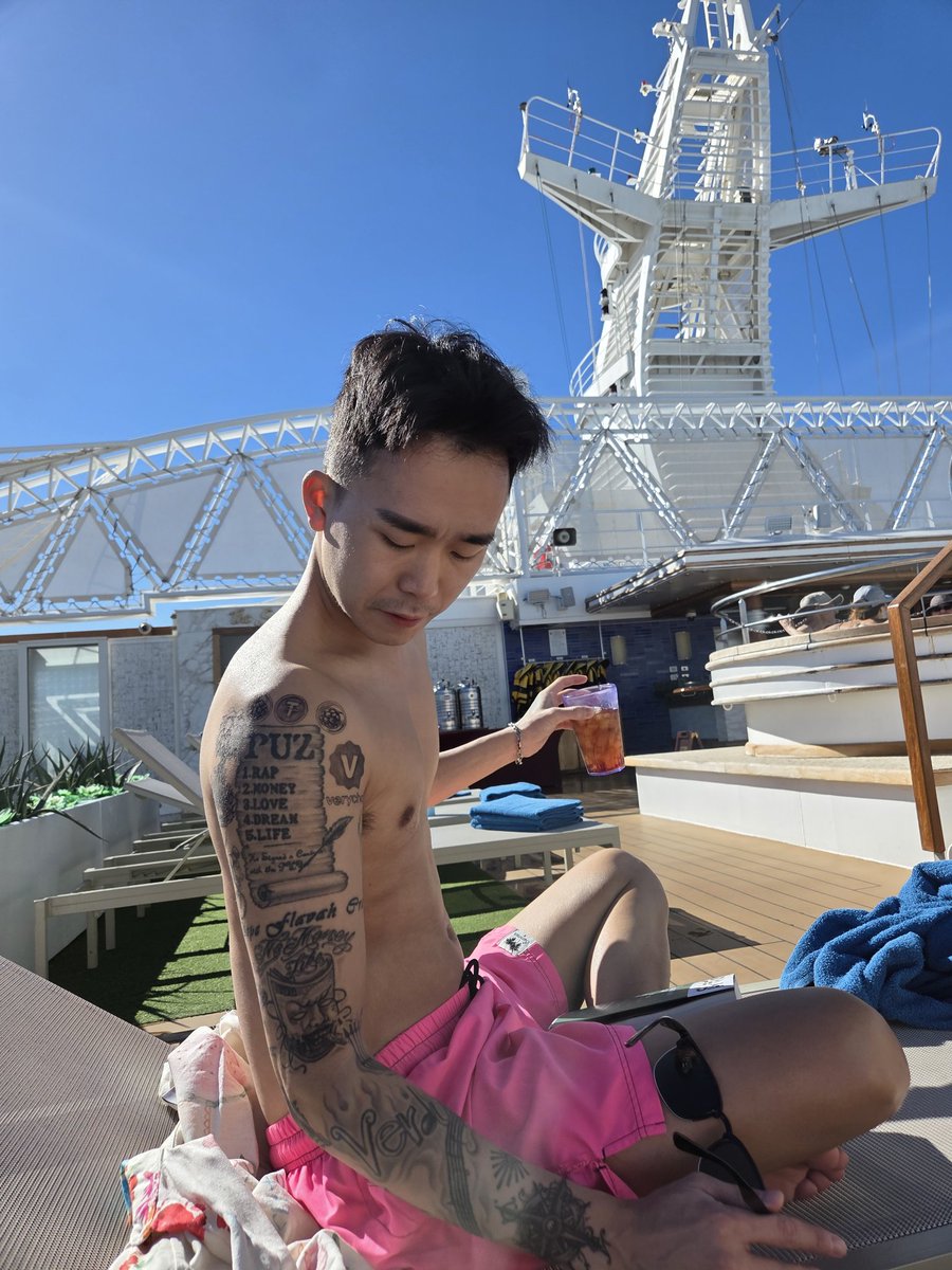 Noah tweet media