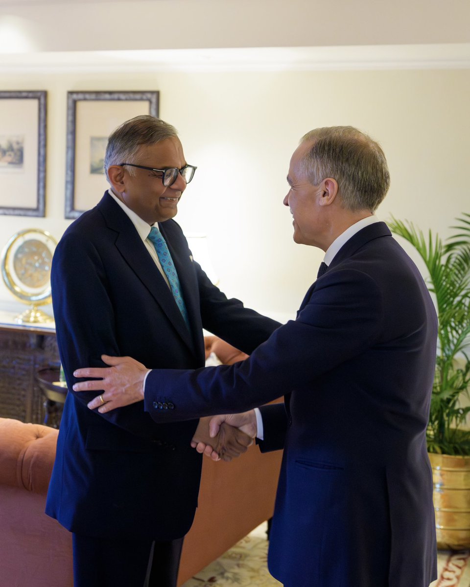 bcbluecon's tweet photo. Mark Carney posts a photo of him breaking the law.

What an imbecile.

He's not allowed to meet with his biz partners.

Media hasn't said a word of course.

They're too busy crying about Iran's dictatorship falling. https://t.co/rsn5bXfblw