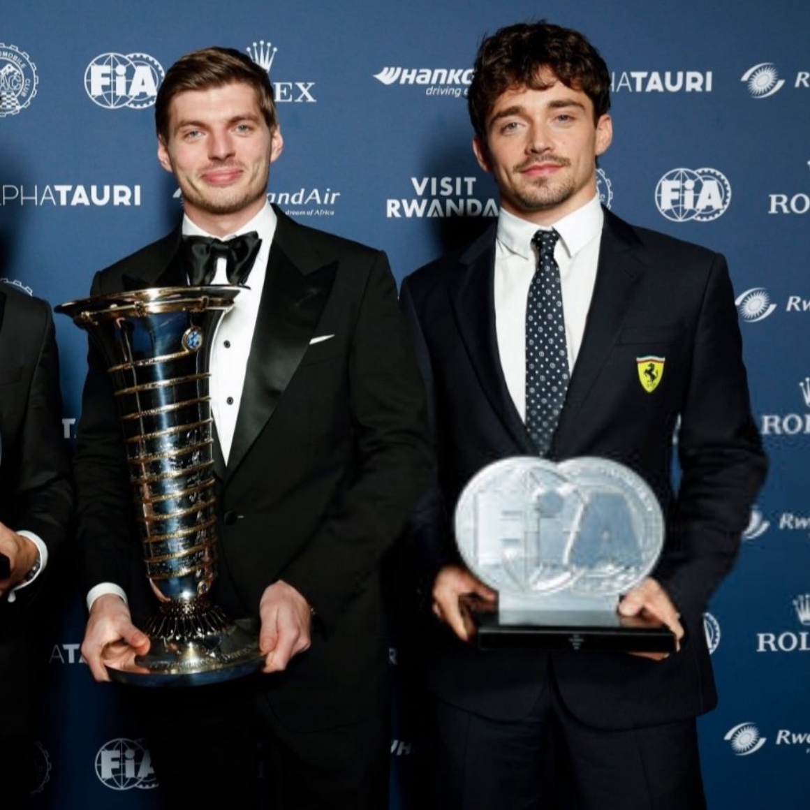 1633 💭 tweet media