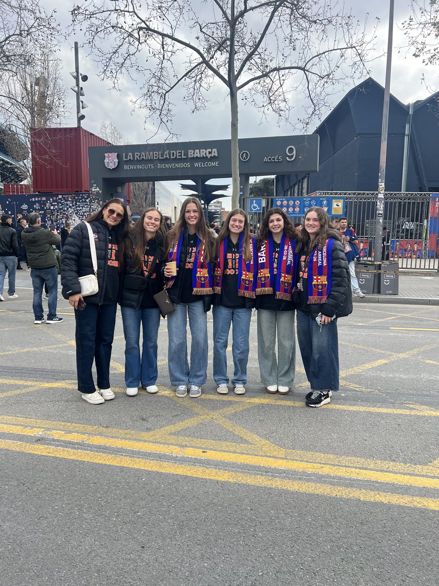 MercerWSoccer's tweet image. Day 1 in the books 🏟️⚽️

#MUWS | #GOBEARS | #Spain