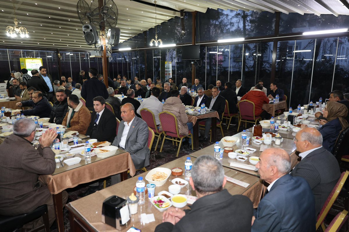 AK Parti Viranşehir İlçe Başkanlığımızın düzenlediği iftar programında sivil toplum kuruluşları temsilcilerimiz, teşkilatımız ve basın mensuplarımızla bir araya geldik.

İftar soframızı paylaşarak gönül bağlarımızı güçlendirdik. Rahmet ve bereket ayı Ramazan’ın manevi iklimini