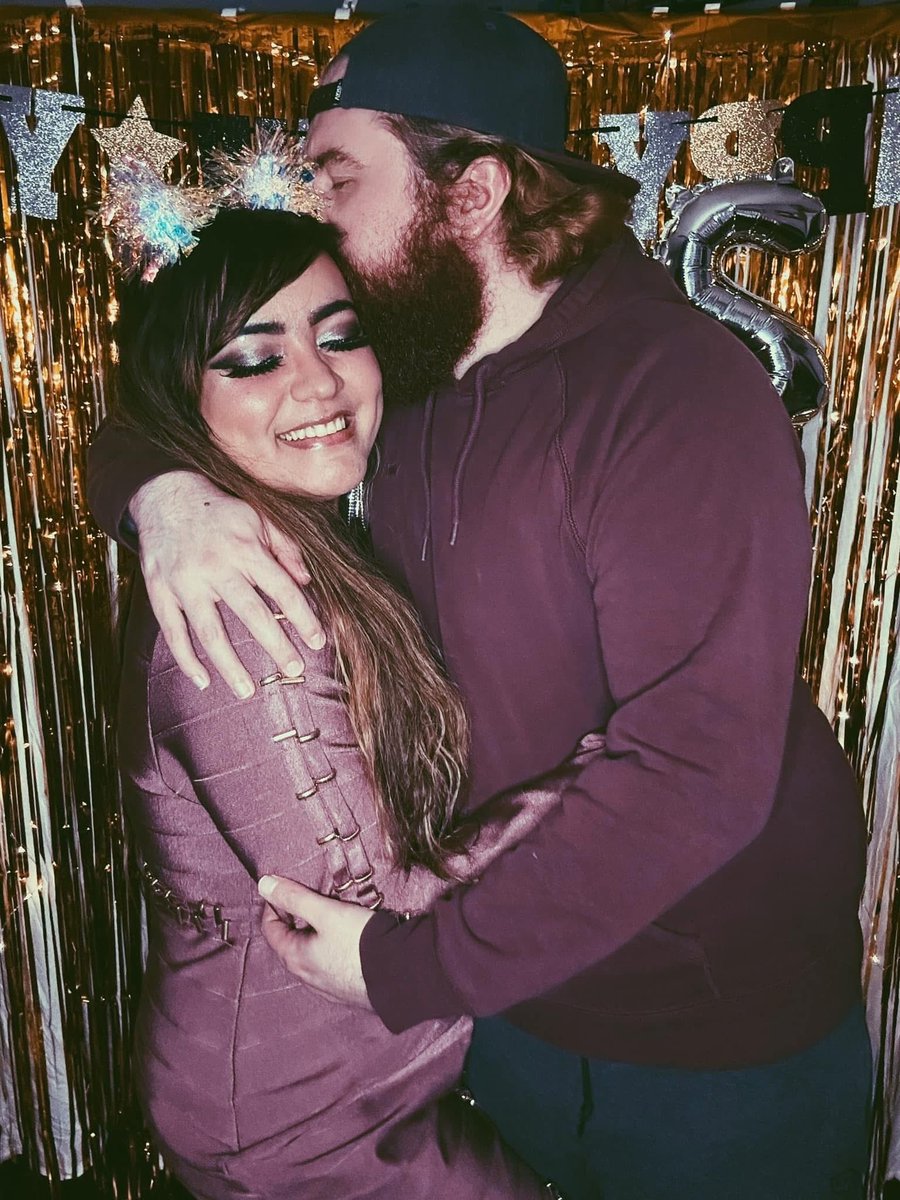 hypethehipster's tweet photo. 33 looks good on you 😎 I love you so much. https://t.co/ntXrzrWpTh