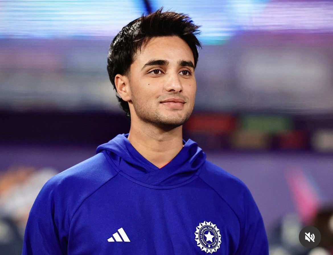 Emaindi bro  bane unav ga enduku ???

#AbhishekSharma #INDIAVsWI