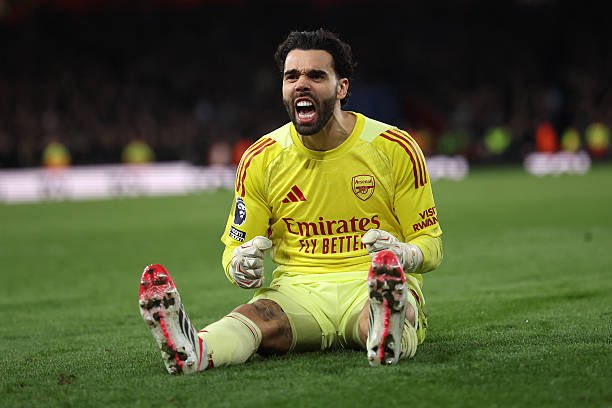 This is the man that won the game for Arsenal 

Take your flowers David Raya 💐