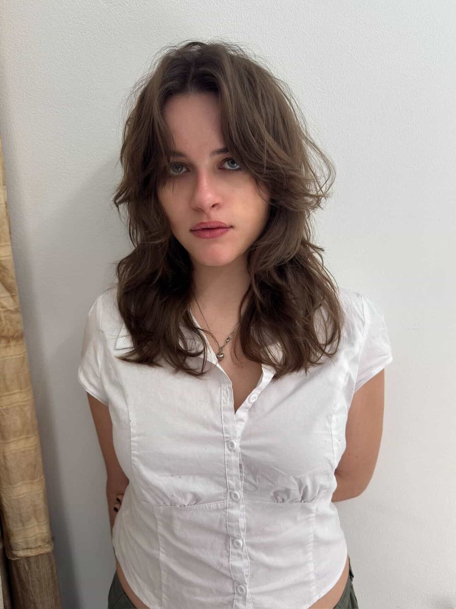 carolinefmeade's tweet photo. new haircut ⭐️⭐️⭐️ https://t.co/EtzloWcfDN
