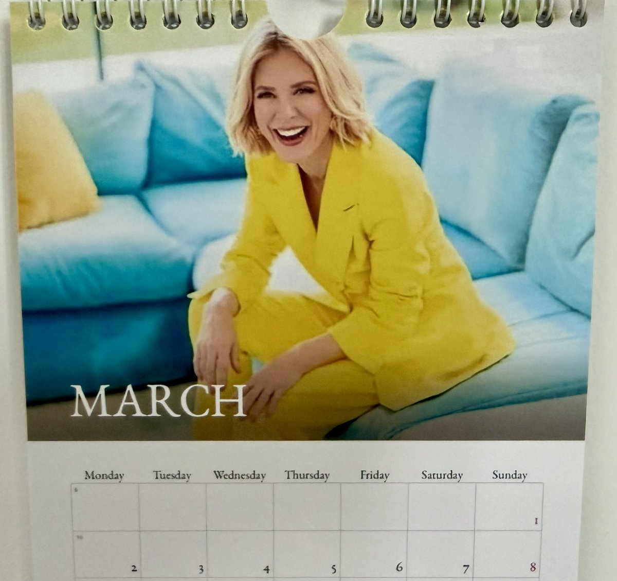 TeaWithEmilia's tweet image. March-ing into another new month with a lovely photo of Emilia in yellow!!! Hope it’s a good one for you all! 💖💖💖

#EmiliaFox #SilentWitness #Calendar #March