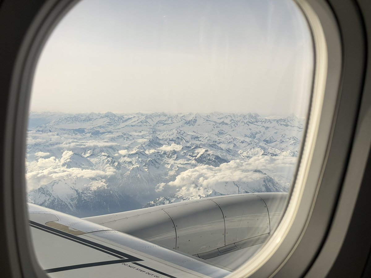 ถ้าไม่ได้เปลี่ยนเครื่องที่สวิส ก็ไม่รู้เลยว่าจะได้เจอวิวสวยๆฮีลใจ หลังจากที่ทรงงานหนักไหม ขอบคุณอิตาลี ขอบคุณมิลาน ขอบคุณแม่ฮ่อง ขอบคุณพะเยา ขอบคุณลำพูน 🥹🫶🏼