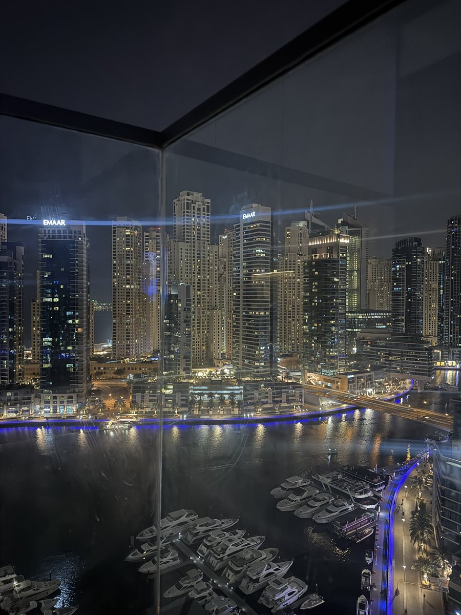 DDStaking's tweet photo. Calm night at #Dubai lets leave it that way pls 🙏 https://t.co/108kUMs0LI