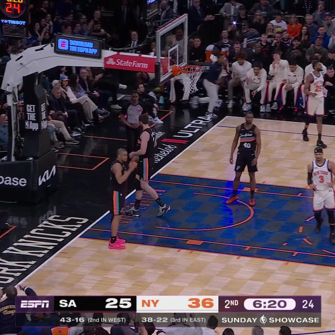 TOWNS IS A DOG.
@BenStiller approves.