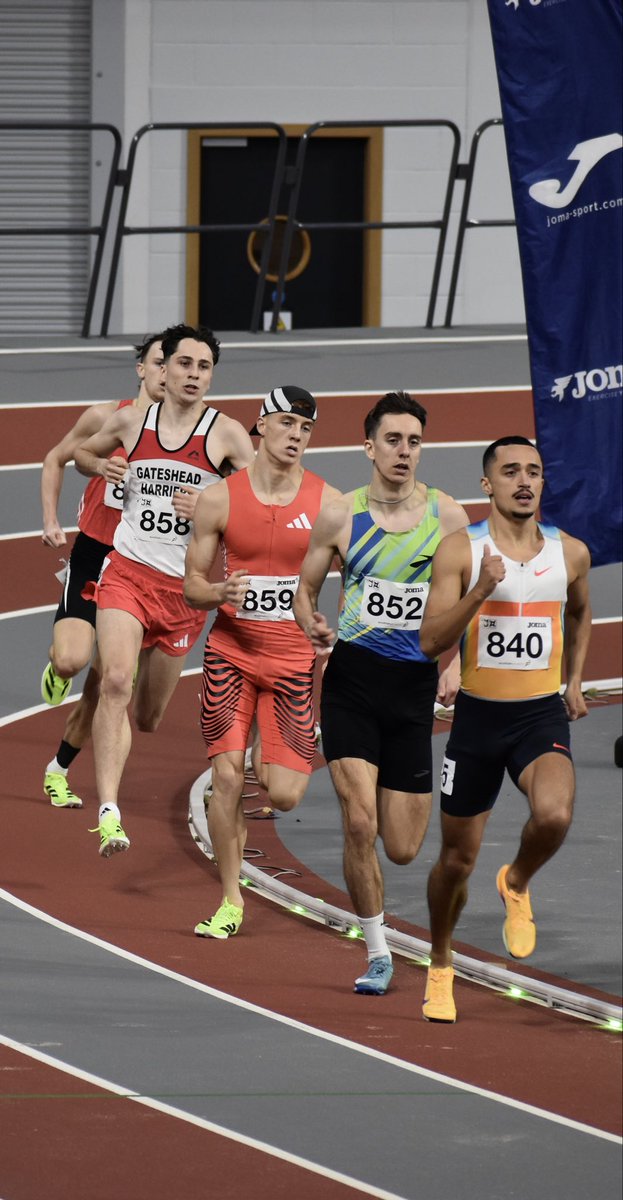 AlanRace8's tweet photo. 800m invitational at Glasgow today. David was 3rd in 1.47.40 a new indoor PB. He is a little disappointed as he feels he has more to give. https://t.co/AOsUVzWBWd
