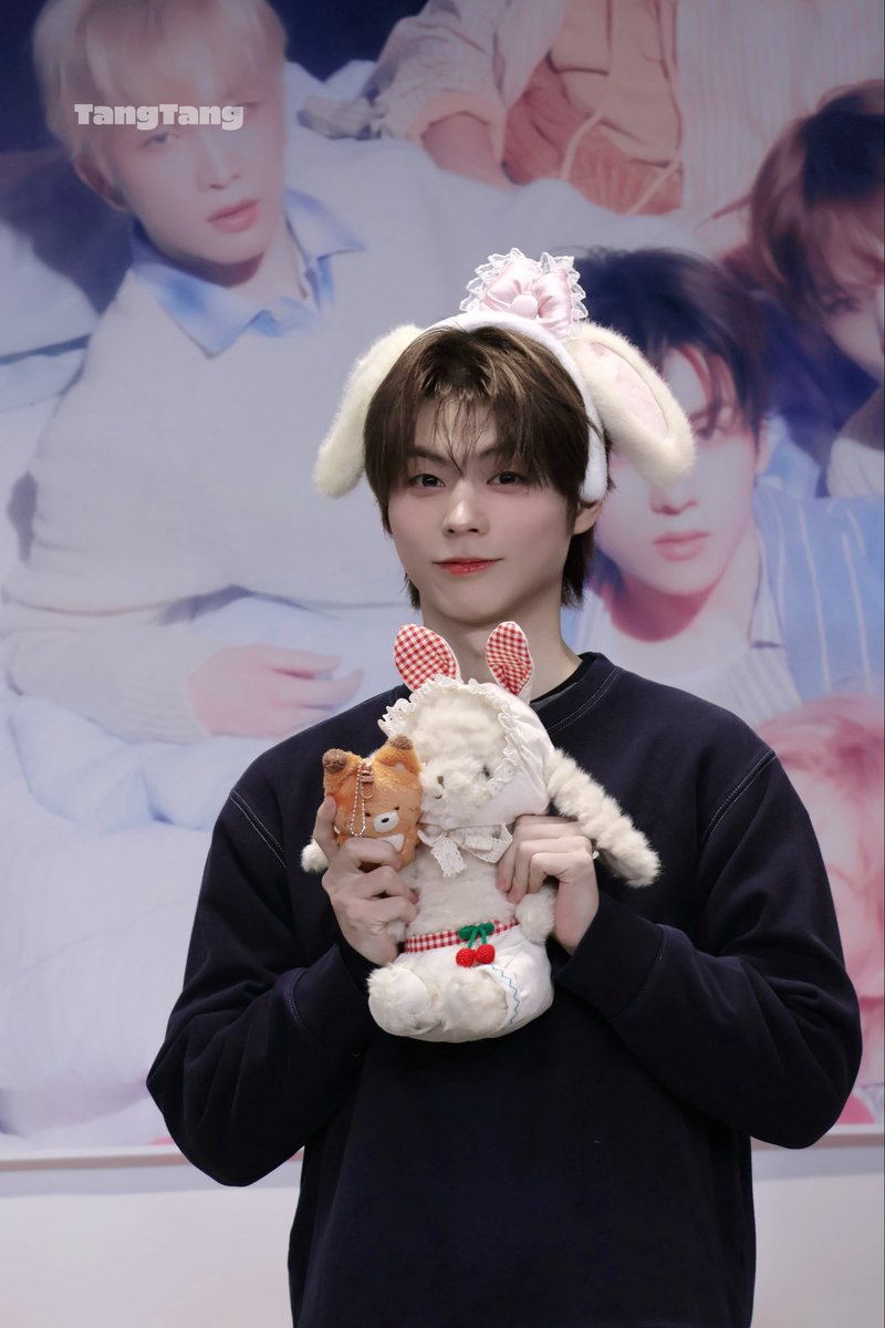 tangtangl5o2v1e's tweet image. 260227 🐰🎀🐰     #홍 #hong #김홍