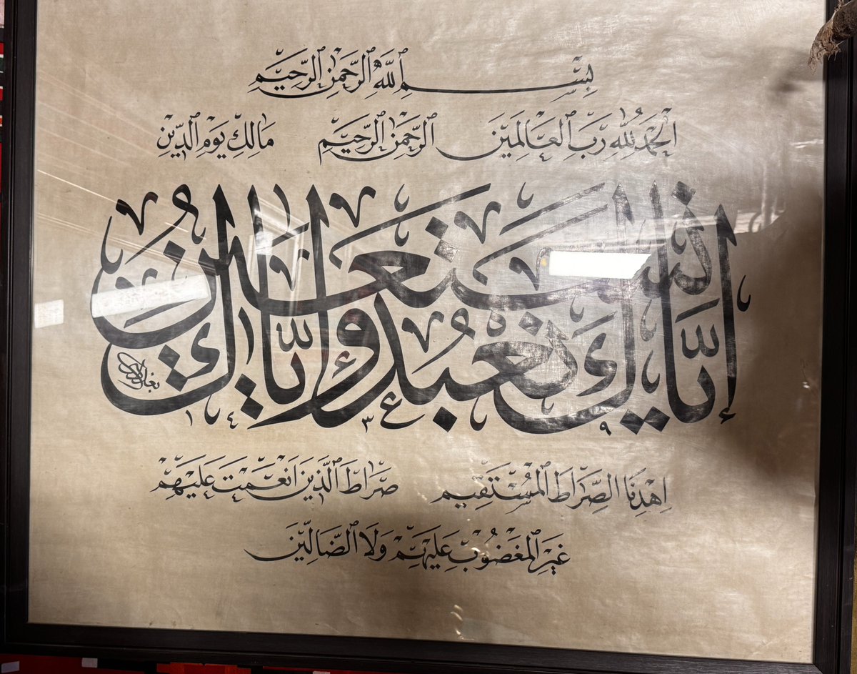 مكتبة كلمة tweet media