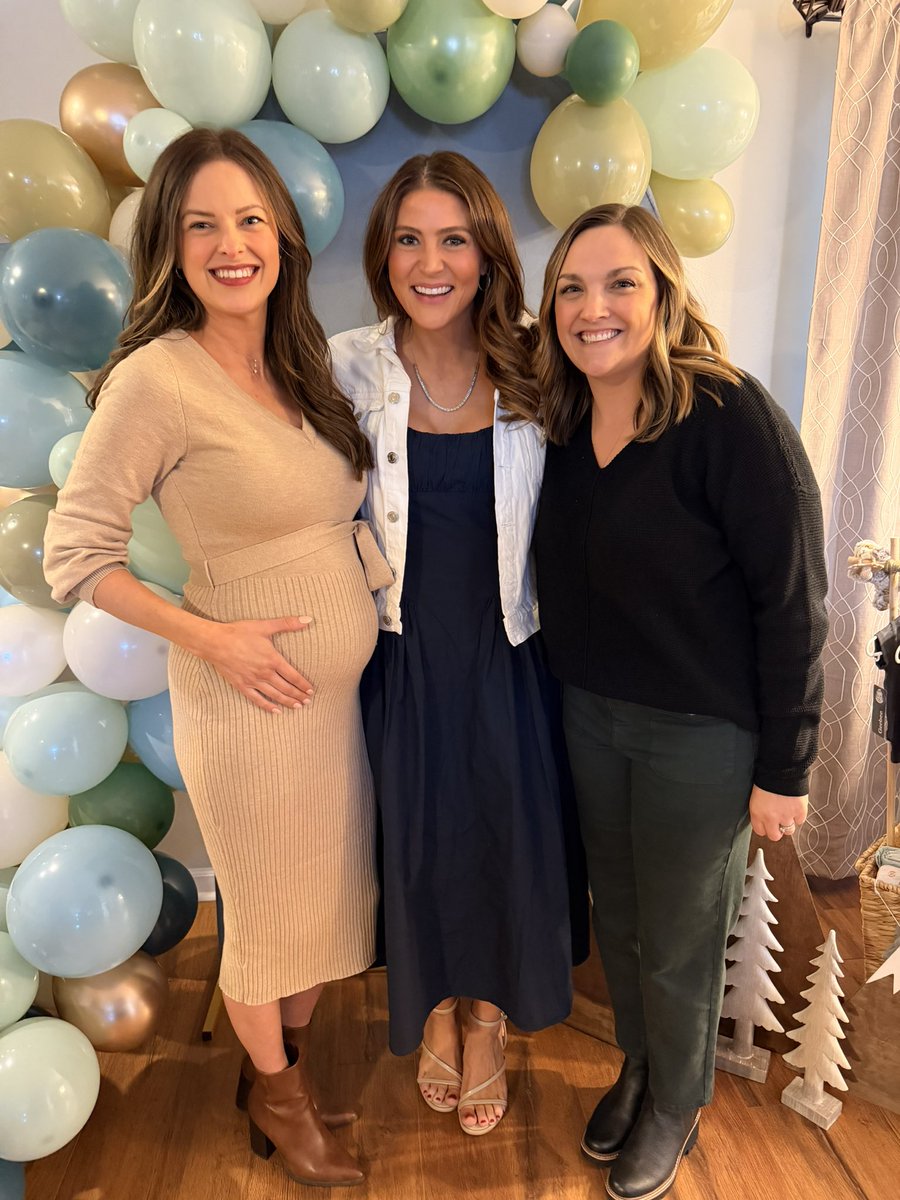 DevinVTrachman's tweet photo. Three decades of friendship with these girls, &amp; our milestone memories just keep getting sweeter! https://t.co/tZBffcCvnY