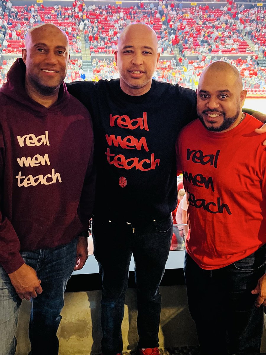 RealMenTeach2's tweet photo. Happy Birthday to Husband, Father, Mentor, Business Executive, and Morgan State Alum 🧡💙, Daryl Phills (right) today!
Salute! #RealMenTeach https://t.co/tLxaUzFiic