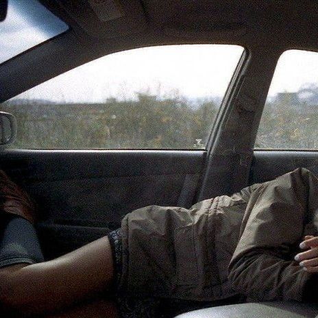luckysurvival_'s tweet photo. #romanticsunday.
she can't be seductive today. https://t.co/ydqDgZmhZ5