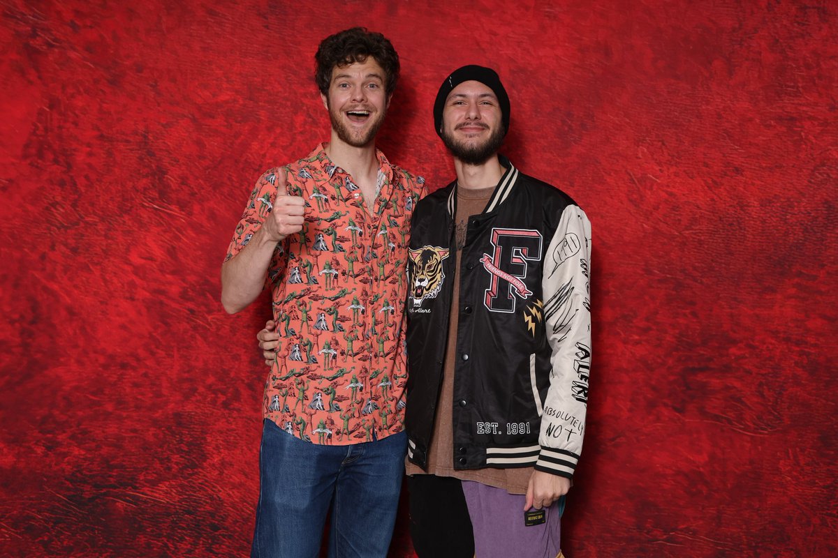 Alex - Graphic Designer and Artist tweet media