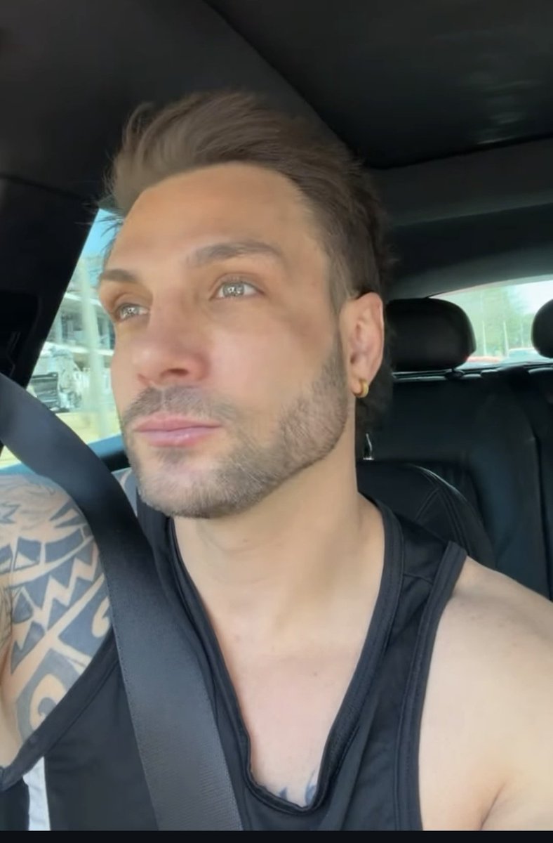 #NicolaPorcella eres ejemplo de resiliencia y de cómo reinventarse con éxito. ¡Todo un crack!"