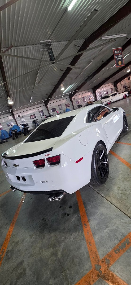 scorpioloco810's tweet photo. Got to detail this beautiful beast yesterday.  Love what I do these days!

#detailing #cardetail #camaro https://t.co/LNxooXqcg1