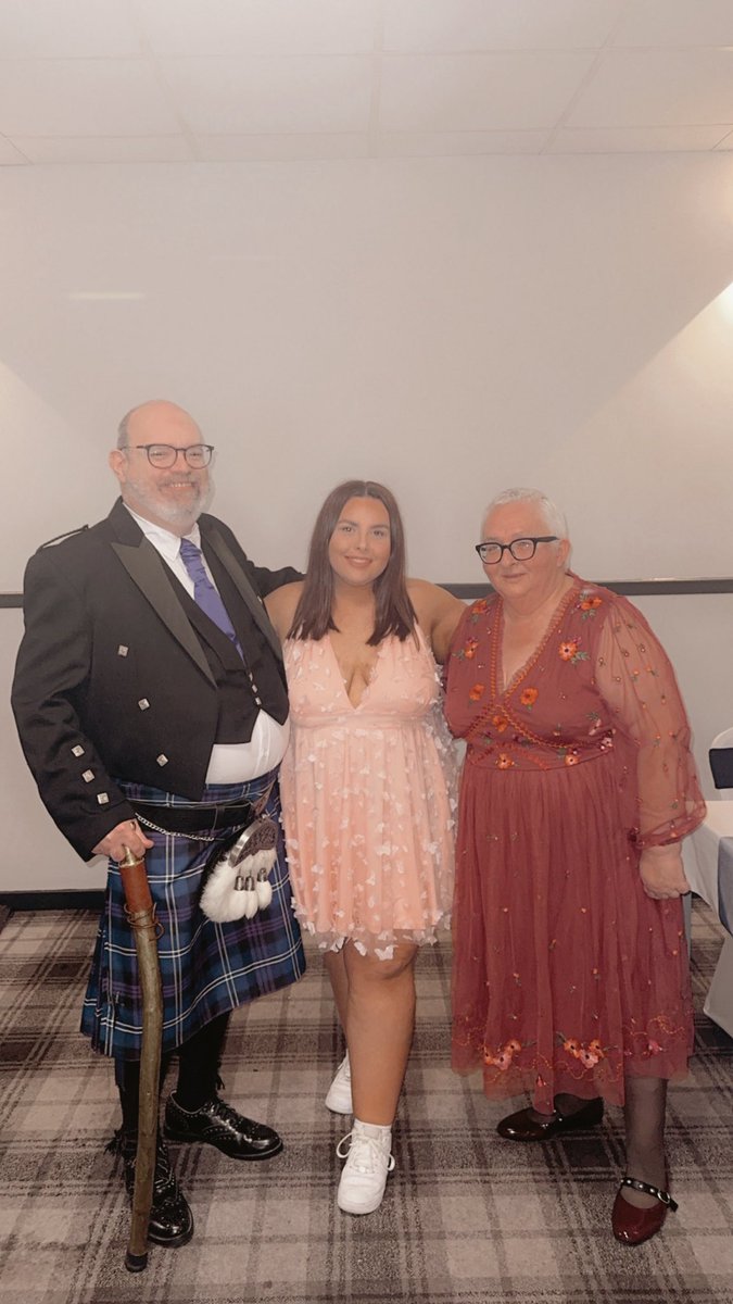 HannahJDavidson's tweet photo. Celebrating Mr &amp; Mrs Haldane yesterday. Most proudest big cousin ❤️ https://t.co/0SeLNceFBj