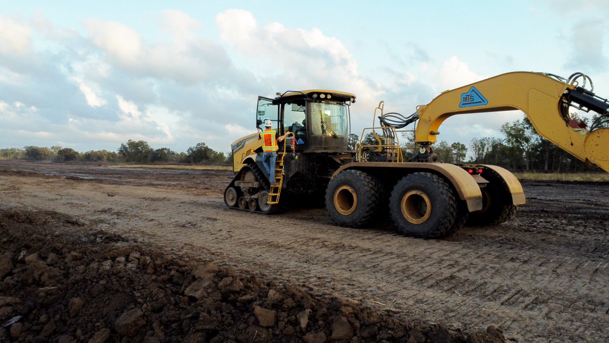 MobileTrackSol's tweet photo. The 3630T Duplex Drive.
Live. In person.

Booth F17013 at CONEXPO.
We’ll see you there.
#CONEXPO #MobileTrackSolutions #Earthmoving https://t.co/wfrDAbk73H